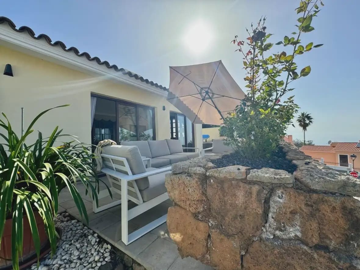 3 bedroom Villa for sale in El Sauzal with garage - € 620,000 (Ref: 10021876)