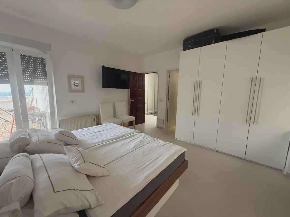 3 bedroom Villa for sale in Puerto de la Cruz with garage - € 1,500,000 (Ref: 10021878)