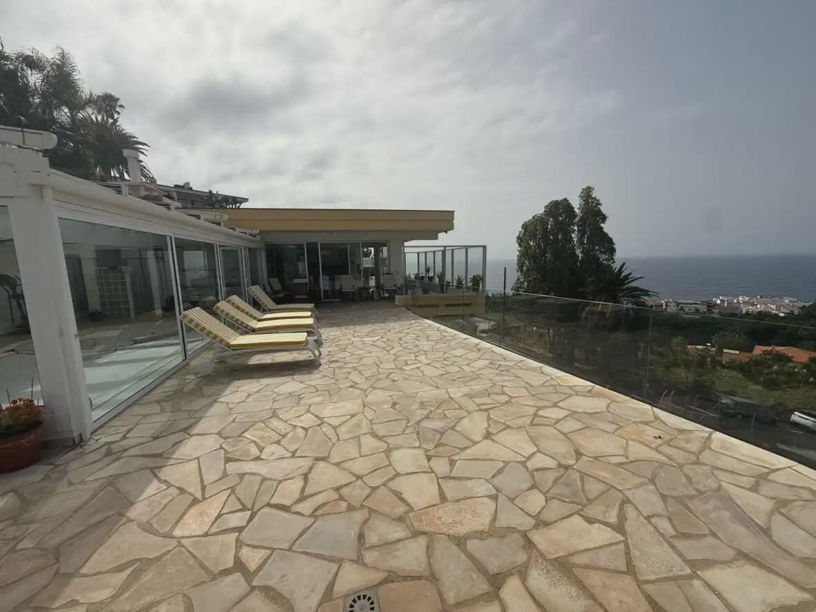 3 bedroom Villa for sale in Puerto de la Cruz with garage - € 1,500,000 (Ref: 10021878)