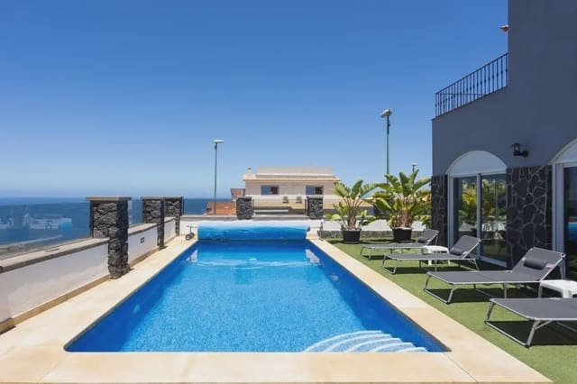7 chambre Finca/Maison de Campagne à vendre à Puerto de la Cruz avec garage - 1 800 000 € (Ref: 10021884)