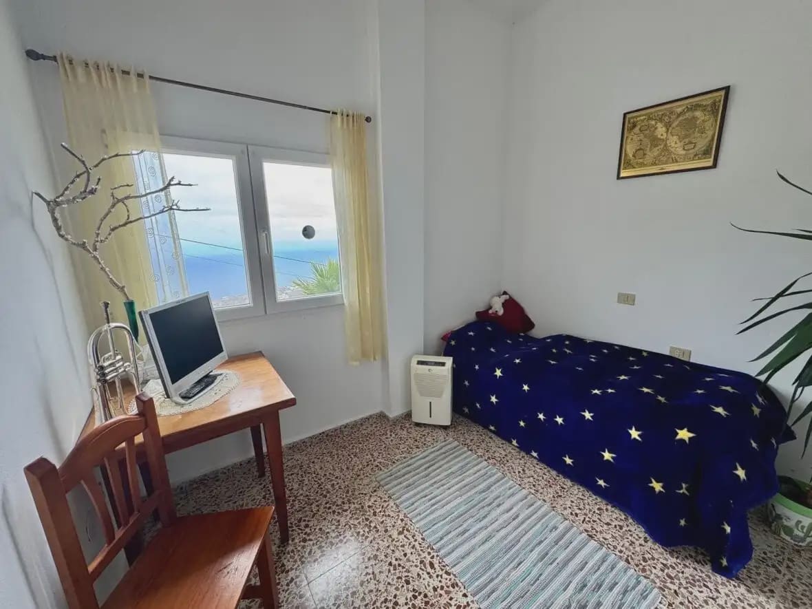 9 bedroom Business for sale in Icod de los Vinos - € 900,000 (Ref: 10021885)