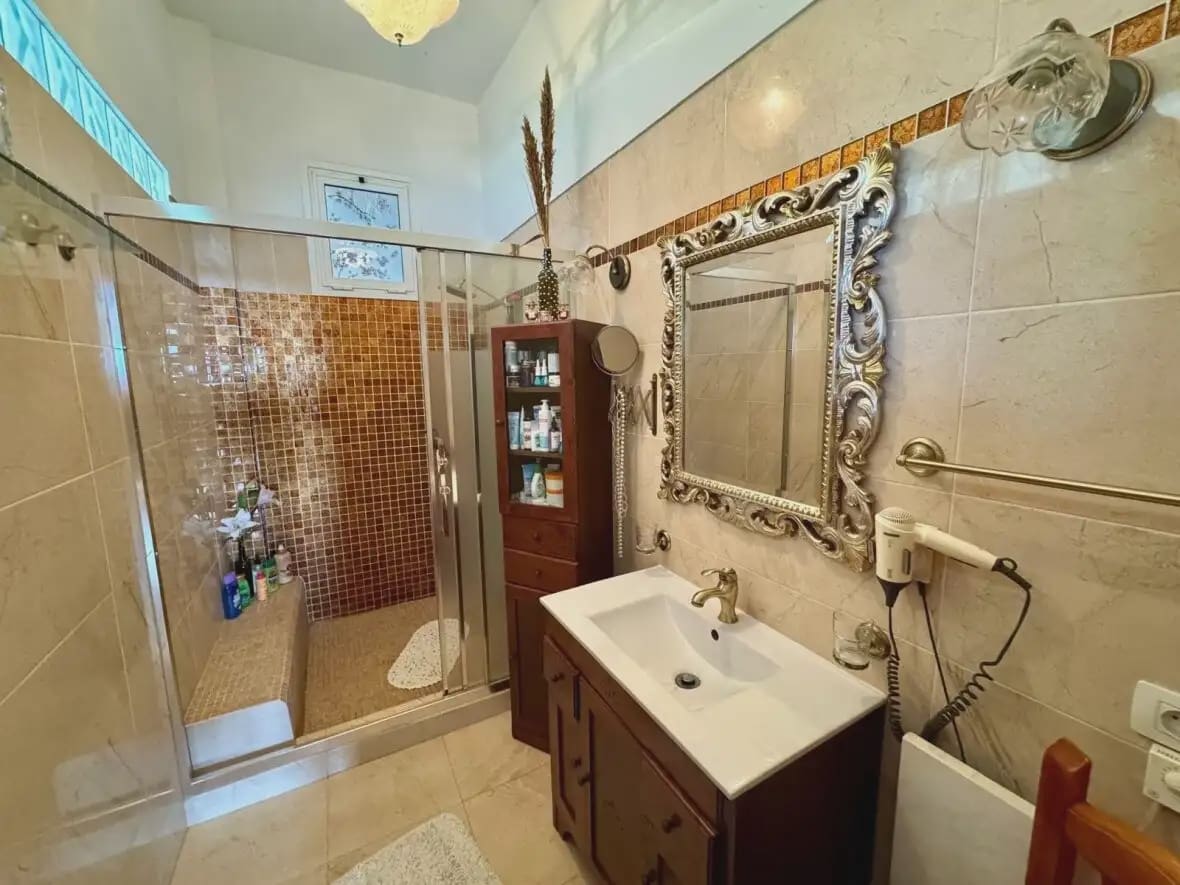 9 bedroom Business for sale in Icod de los Vinos - € 900,000 (Ref: 10021885)