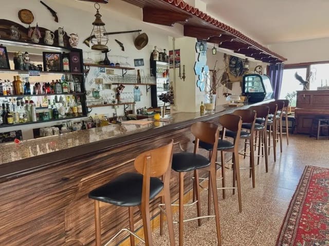 9 bedroom Business for sale in Icod de los Vinos - € 900,000 (Ref: 10021885)