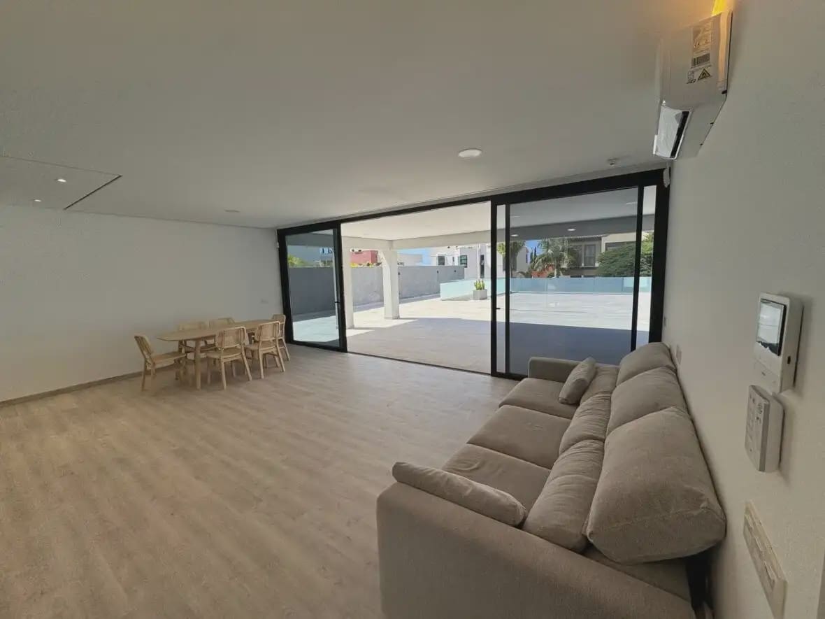 Chalet de 4 habitaciones en Adeje en venta con garaje - 1.850.000 € (Ref: 10021887)