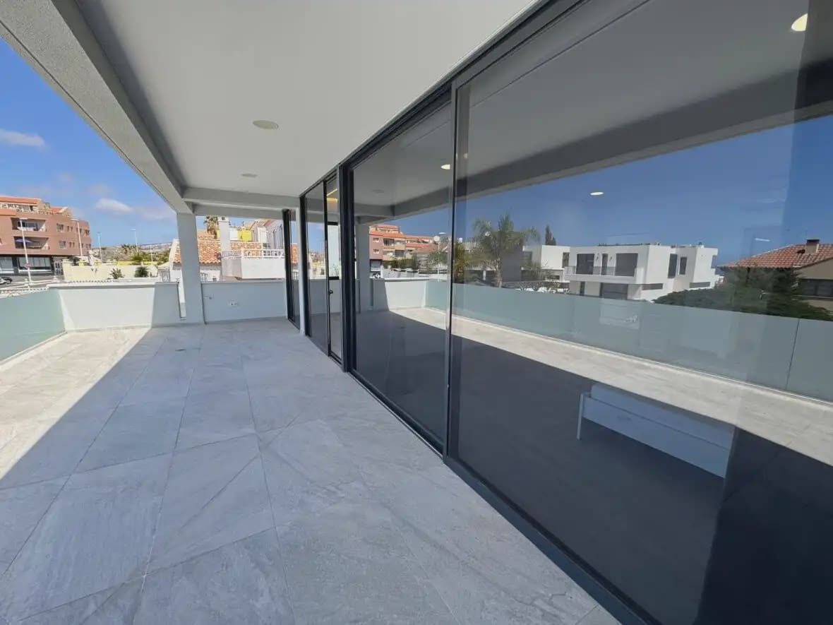 Chalet de 4 habitaciones en Adeje en venta con garaje - 1.850.000 € (Ref: 10021887)