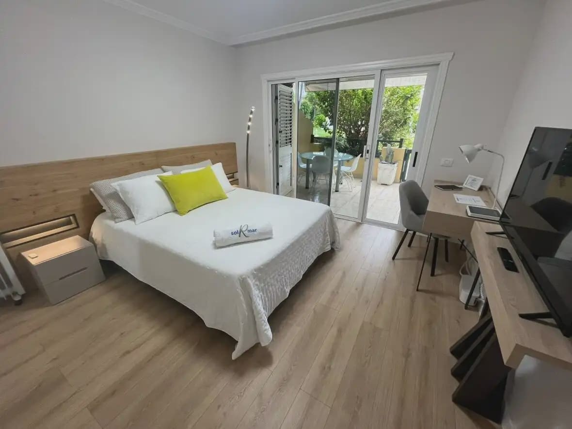 Adosado de 4 habitaciones en Puerto de la Cruz en venta con garaje - 1.100.000 € (Ref: 10021889)