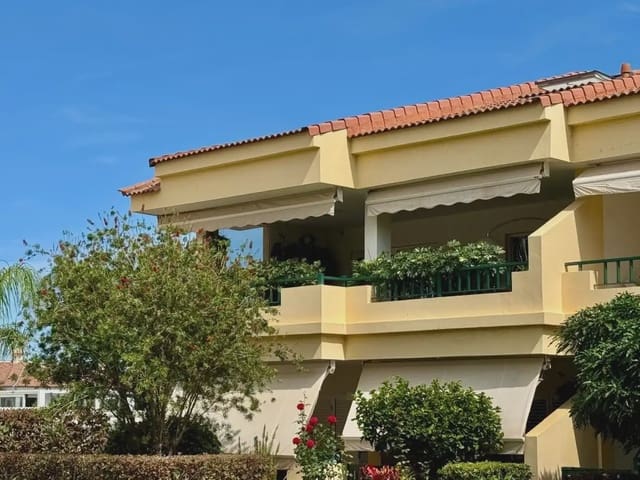 Adosado de 4 habitaciones en Puerto de la Cruz en venta con garaje - 1.100.000 € (Ref: 10021889)