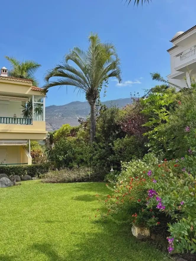 Adosado de 4 habitaciones en Puerto de la Cruz en venta con garaje - 1.100.000 € (Ref: 10021889)