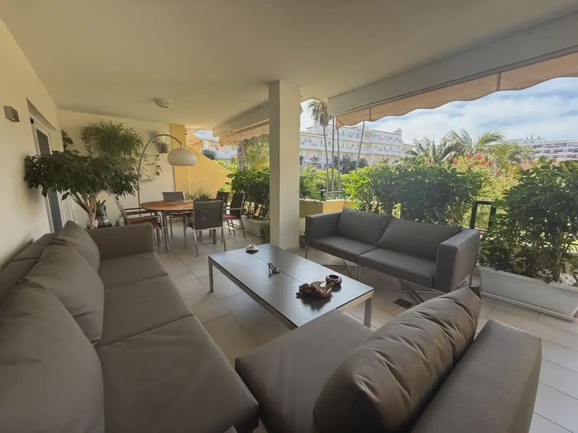 Adosado de 4 habitaciones en Puerto de la Cruz en venta con garaje - 1.100.000 € (Ref: 10021889)