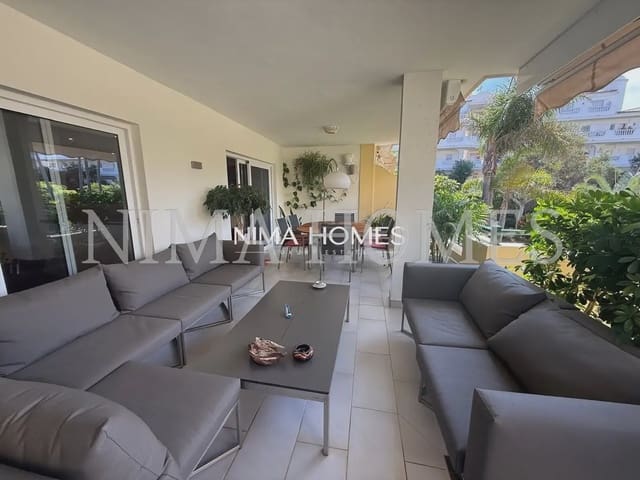 Adosado de 4 habitaciones en Puerto de la Cruz en venta con piscina garaje - 890.000 € (Ref: 10021889)
