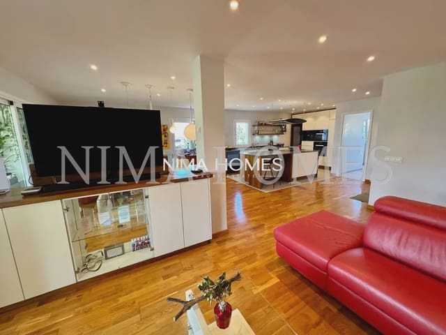Adosado de 4 habitaciones en Puerto de la Cruz en venta con piscina garaje - 890.000 € (Ref: 10021889)