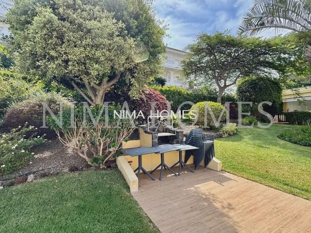 Adosado de 4 habitaciones en Puerto de la Cruz en venta con piscina garaje - 890.000 € (Ref: 10021889)