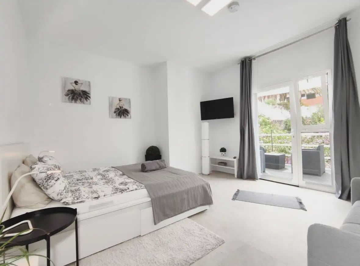 Estudio de 4 habitaciones en Puerto de la Cruz en venta - 1.100.000 € (Ref: 10021967)