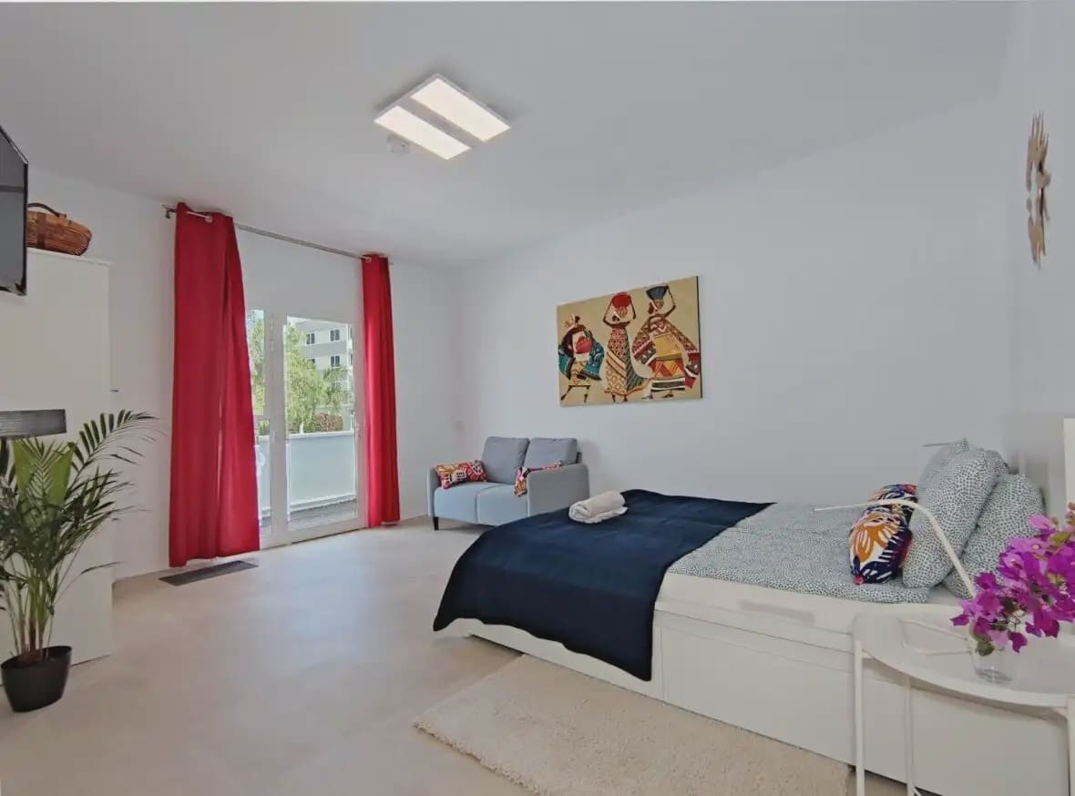 Estudio de 4 habitaciones en Puerto de la Cruz en venta - 1.100.000 € (Ref: 10021967)