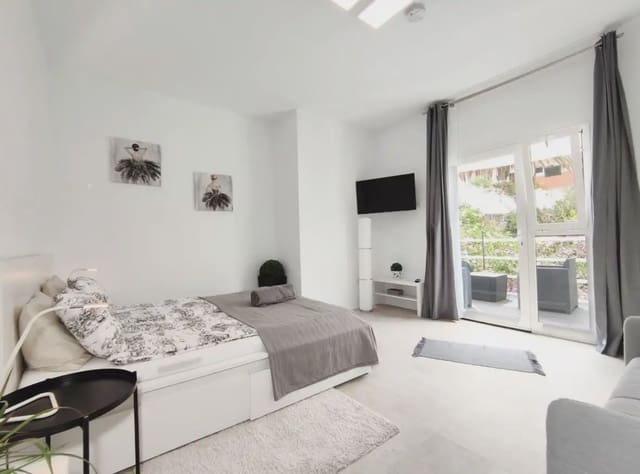 Estudio de 4 habitaciones en Puerto de la Cruz en venta - 1.100.000 € (Ref: 10021967)