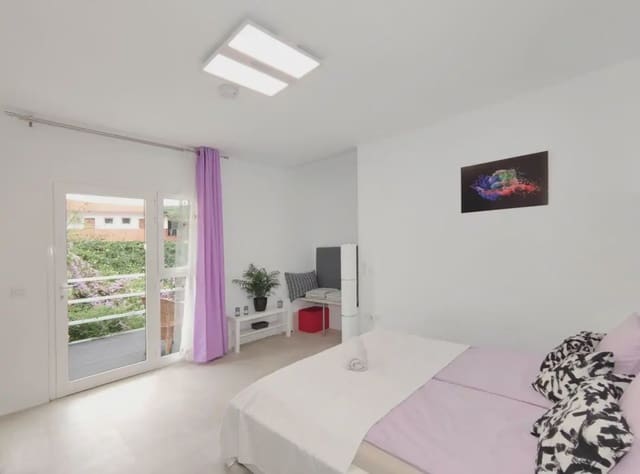 Estudio de 4 habitaciones en Puerto de la Cruz en venta - 1.100.000 € (Ref: 10021967)