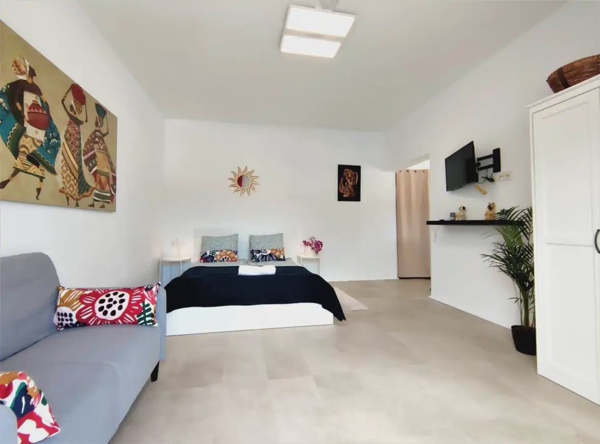 Estudio de 4 habitaciones en Puerto de la Cruz en venta - 1.100.000 € (Ref: 10021967)