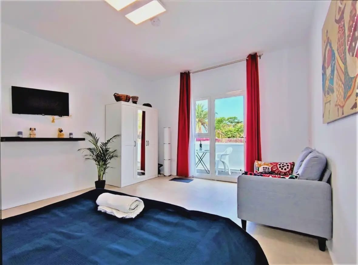Estudio de 4 habitaciones en Puerto de la Cruz en venta - 1.100.000 € (Ref: 10021967)