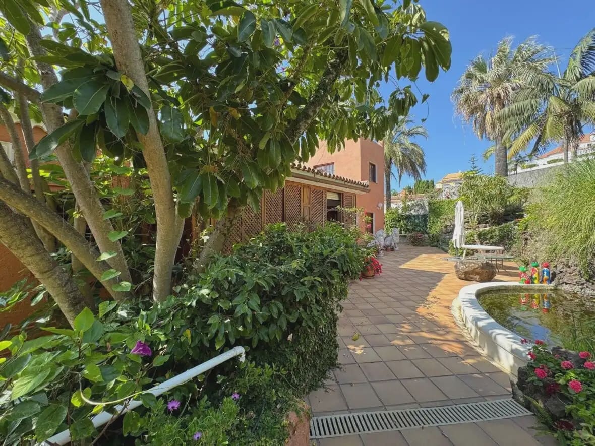 6 soveværelse Villa til salg i Tacoronte med garage - € 2.700.000 (Ref: 10021969)