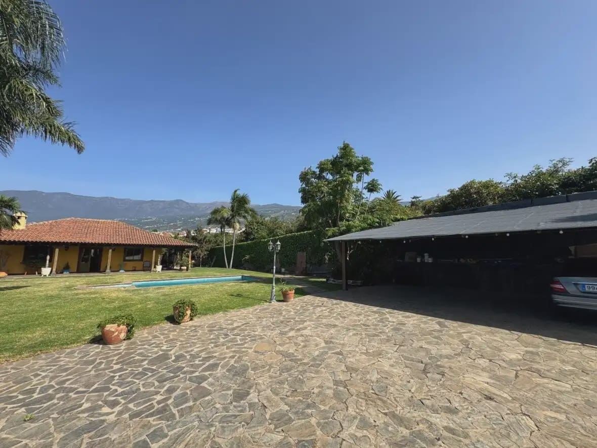 7 sovrum Finca/Hus på landet till salu i La Orotava med garage - 995 000 € (Ref: 10021971)