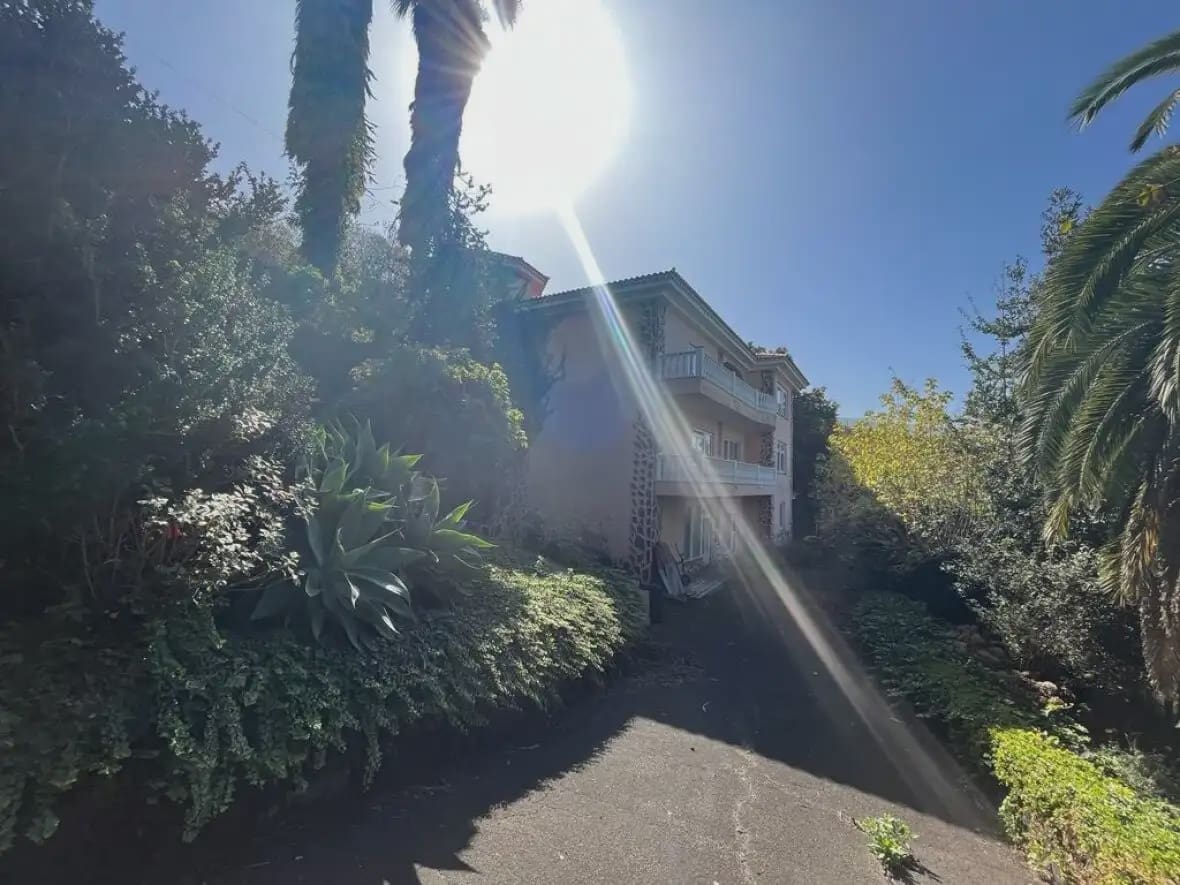10 chambre Finca/Maison de Campagne à vendre à La Orotava avec garage - 1 800 000 € (Ref: 10029837)
