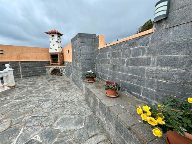 4 slaapkamer Halfvrijstaande villa te koop in Icod de los Vinos - € 395.000 (Ref: 8940340)