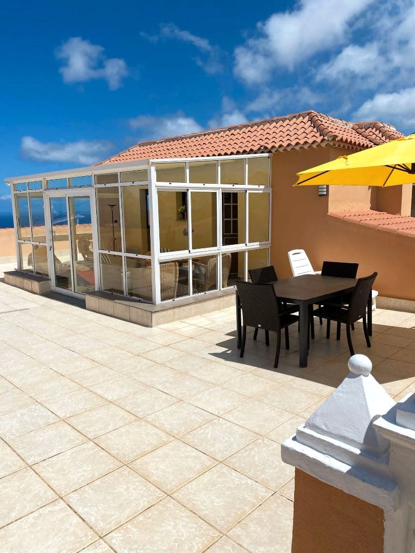 4 soveværelse Semi-Rækkehus til salg i Icod de los Vinos - € 395.000 (Ref: 8940340)