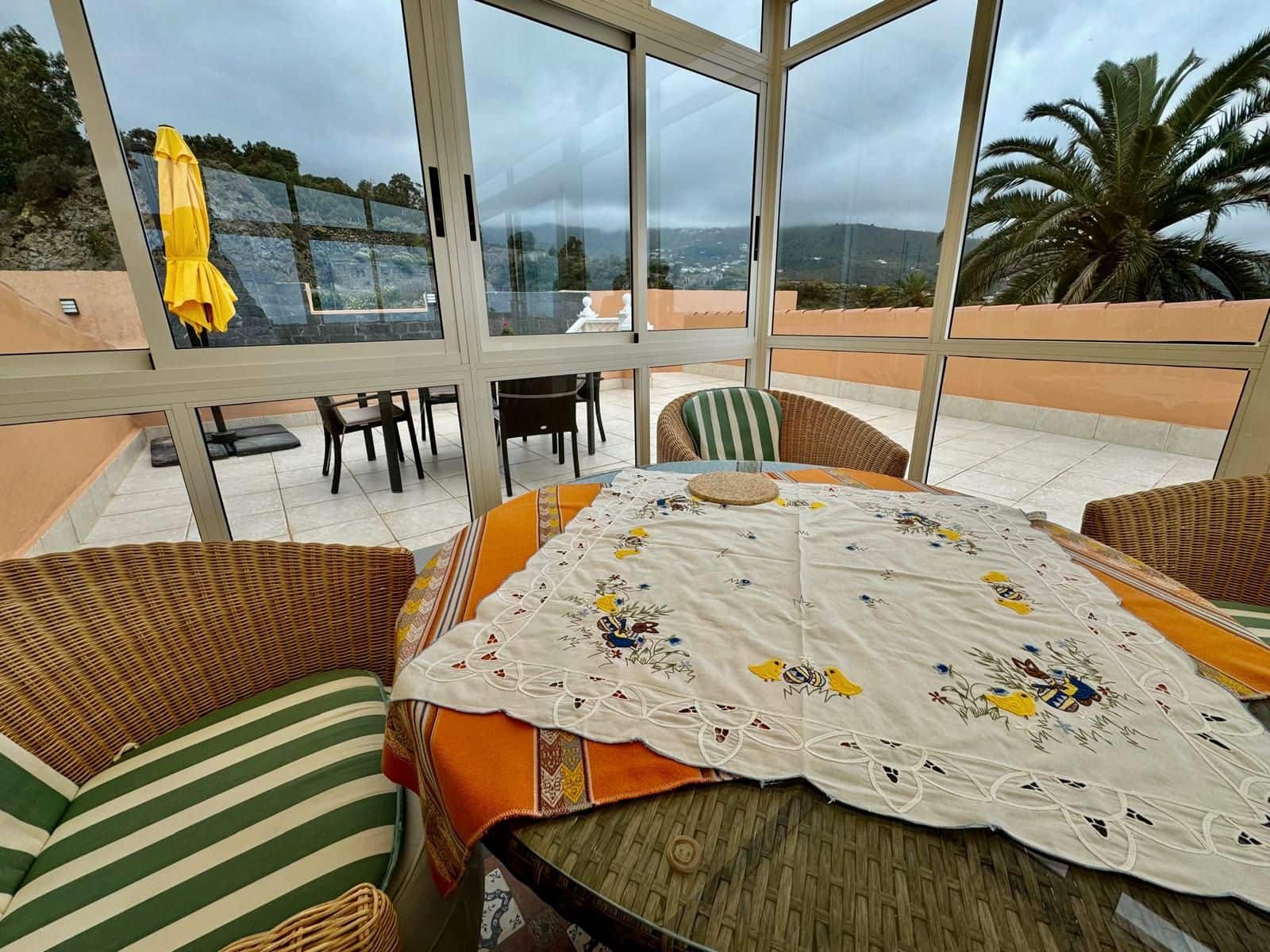 4 soveværelse Semi-Rækkehus til salg i Icod de los Vinos - € 395.000 (Ref: 8940340)