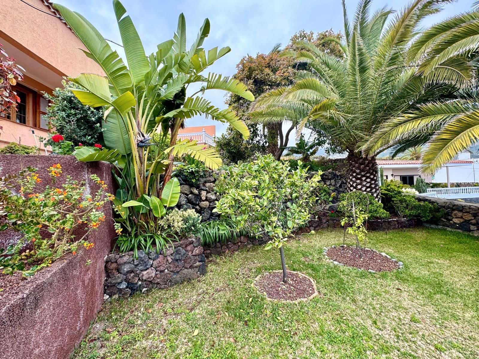 4 soveværelse Semi-Rækkehus til salg i Icod de los Vinos - € 395.000 (Ref: 8940340)