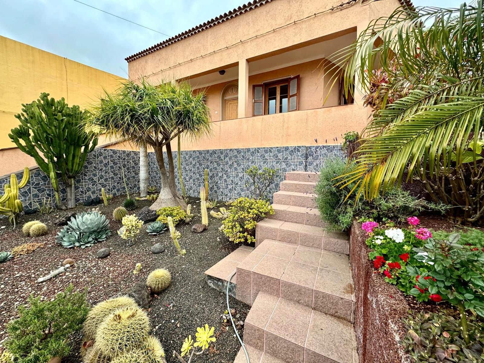 4 soveværelse Semi-Rækkehus til salg i Icod de los Vinos - € 395.000 (Ref: 8940340)