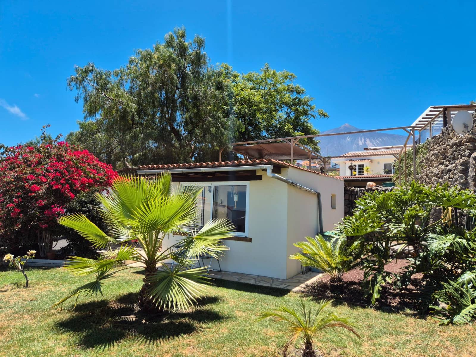 6 soveværelse Finca/Landehus til salg i Icod de los Vinos med garage - € 799.000 (Ref: 9030922)