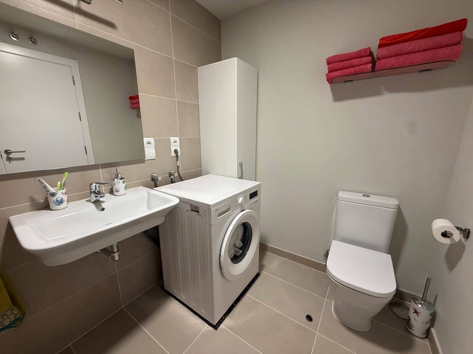 2 bedroom Apartment for sale in Arico with pool garage - € 349,000 (Ref: 9130514)