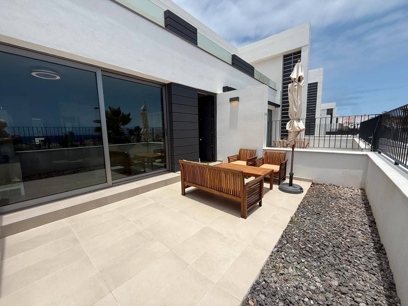 2 bedroom Apartment for sale in Arico with pool garage - € 349,000 (Ref: 9130514)