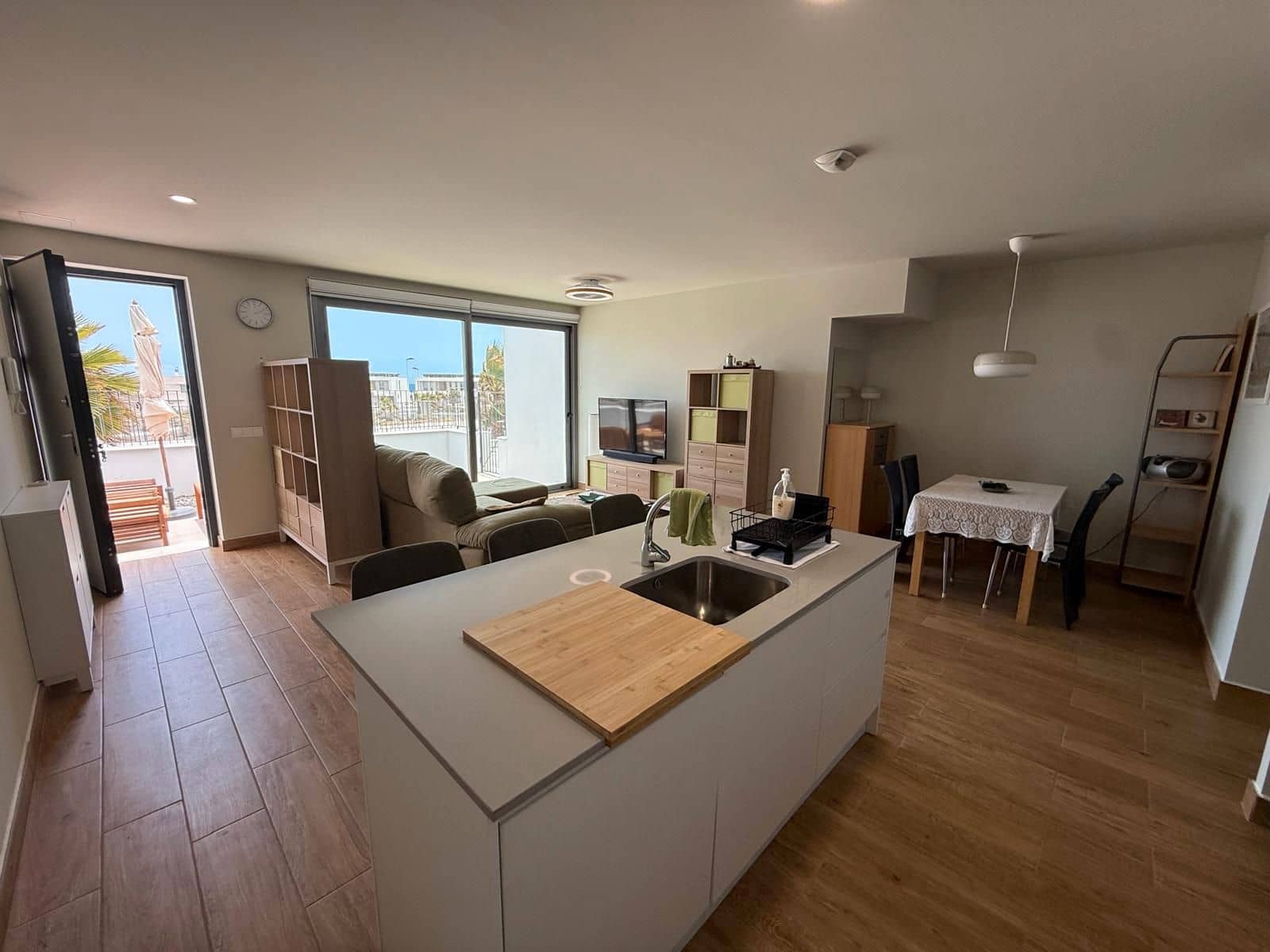 2 bedroom Apartment for sale in Arico with pool garage - € 349,000 (Ref: 9130514)