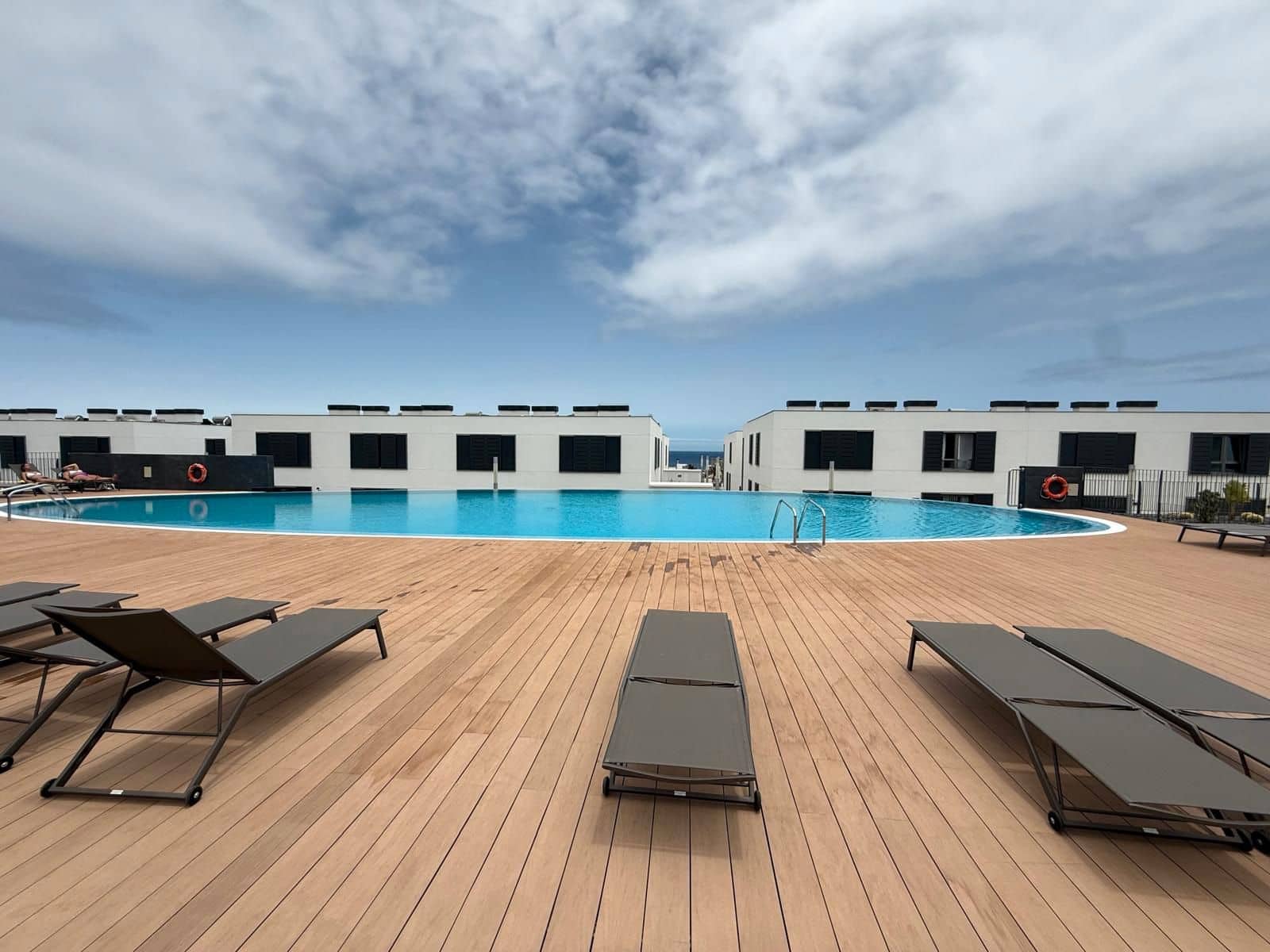 2 bedroom Apartment for sale in Arico with pool garage - € 349,000 (Ref: 9130514)