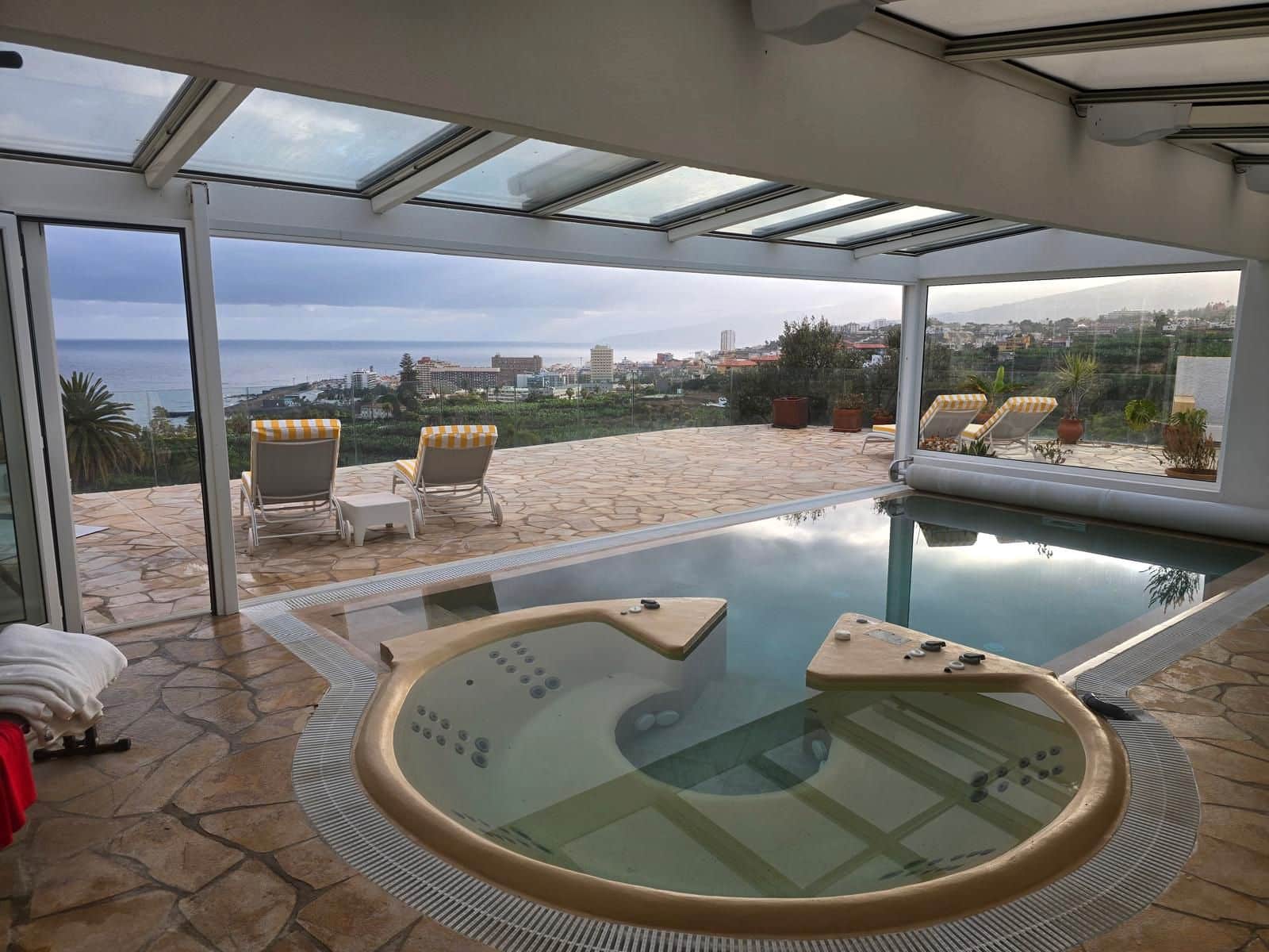 4 soveværelse Villa til salg i Puerto de la Cruz med swimmingpool - € 1.500.000 (Ref: 9186597)