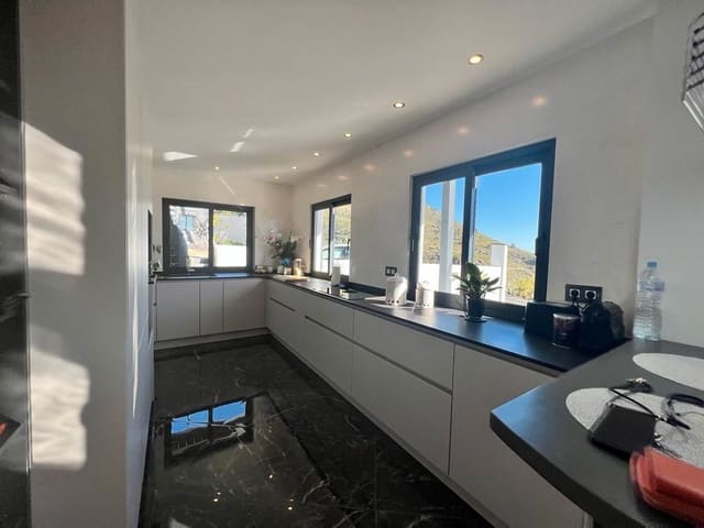 2 soveværelse Villa til salg i Guía de Isora med garage - € 619.000 (Ref: 9210497)