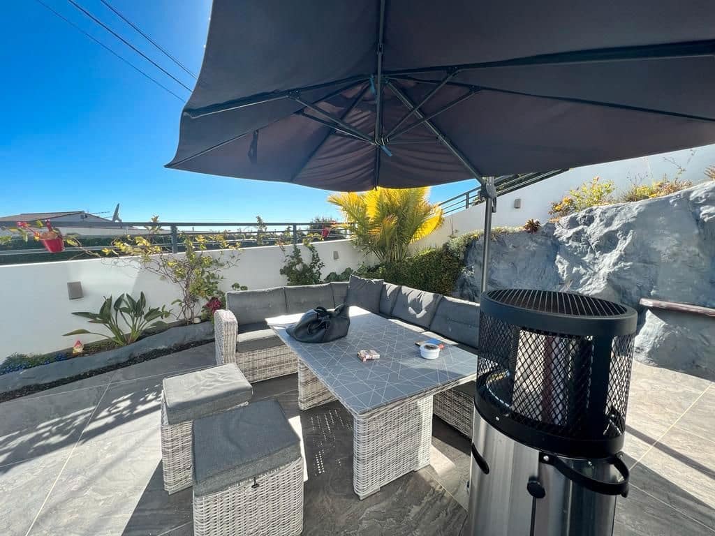 2 soveværelse Villa til salg i Guia de Isora med garage - € 619.000 (Ref: 9210497)