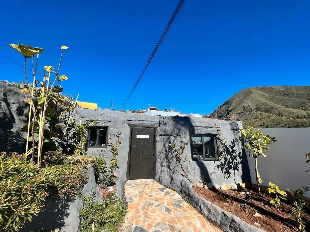 2 soveværelse Villa til salg i Guia de Isora med garage - € 619.000 (Ref: 9210497)