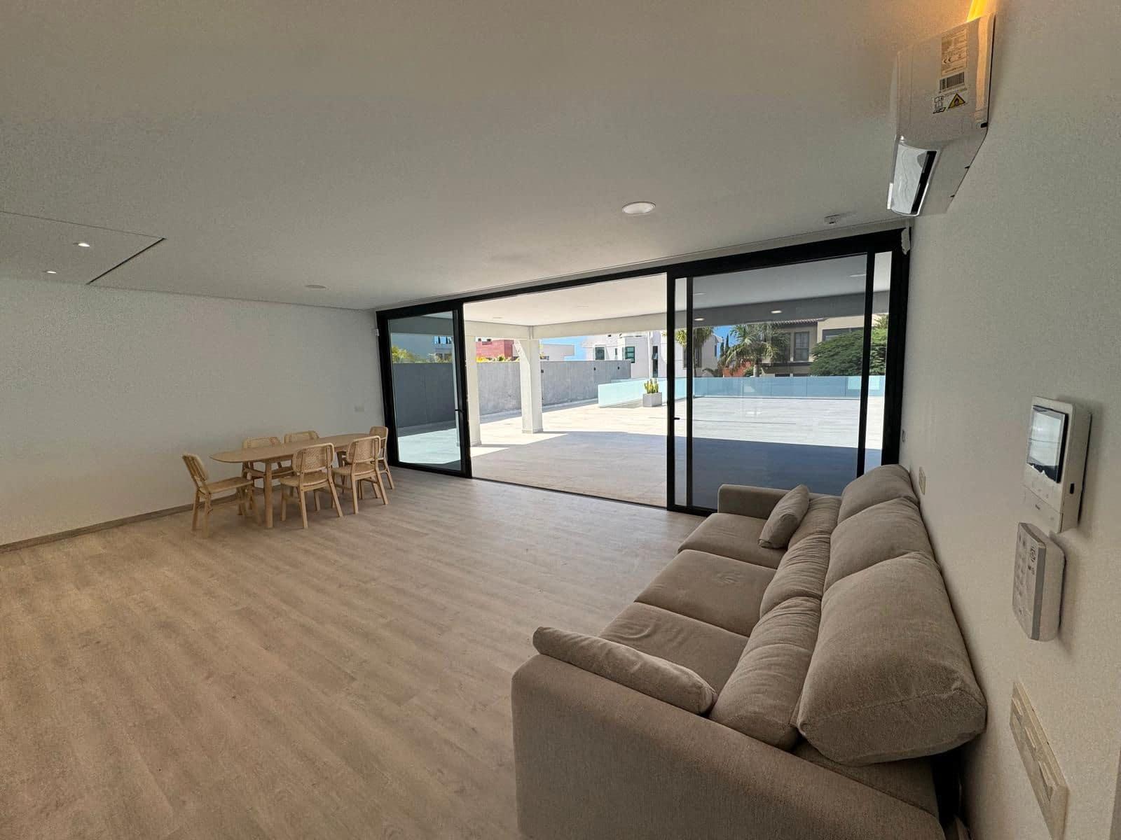 4 soverom Villa til salgs i Adeje med svømmebasseng garasje - € 1 850 000 (Ref: 9227758)