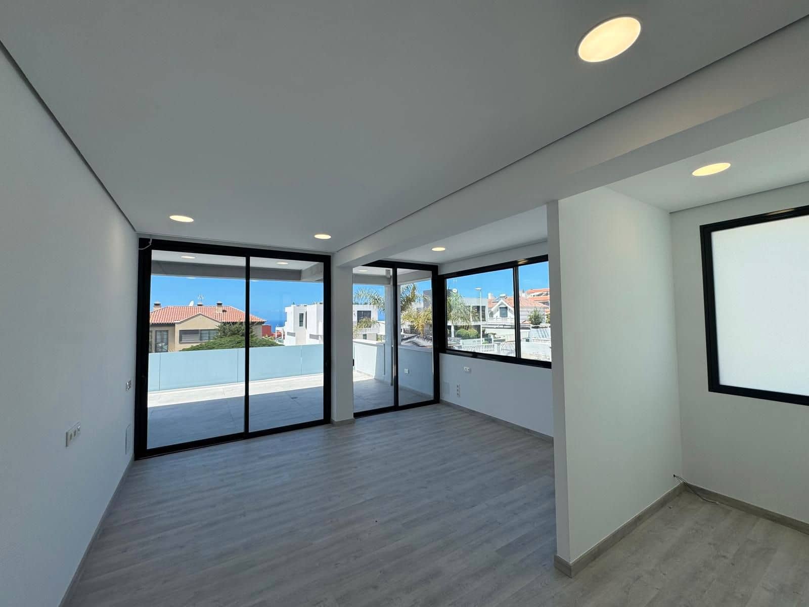 4 soverom Villa til salgs i Adeje med svømmebasseng garasje - € 1 850 000 (Ref: 9227758)