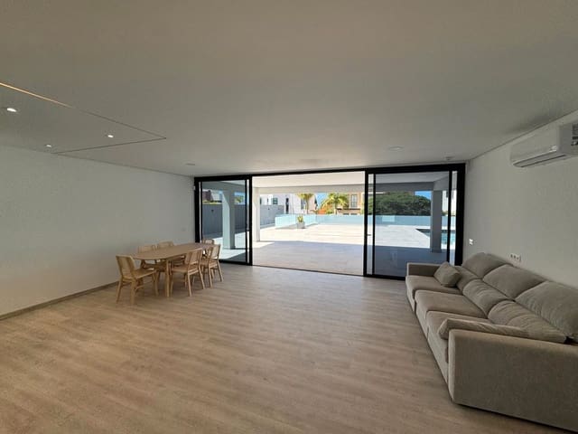 4 bedroom Villa for sale in Torviscas Centro y Alto, Adeje with pool garage - € 1,850,000 (Ref: 9227758)