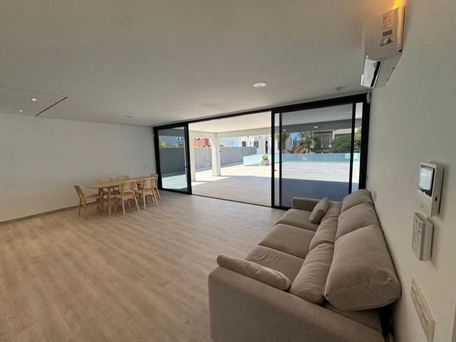 4 bedroom Villa for sale in Torviscas Centro y Alto, Adeje with pool garage - € 1,850,000 (Ref: 9227758)