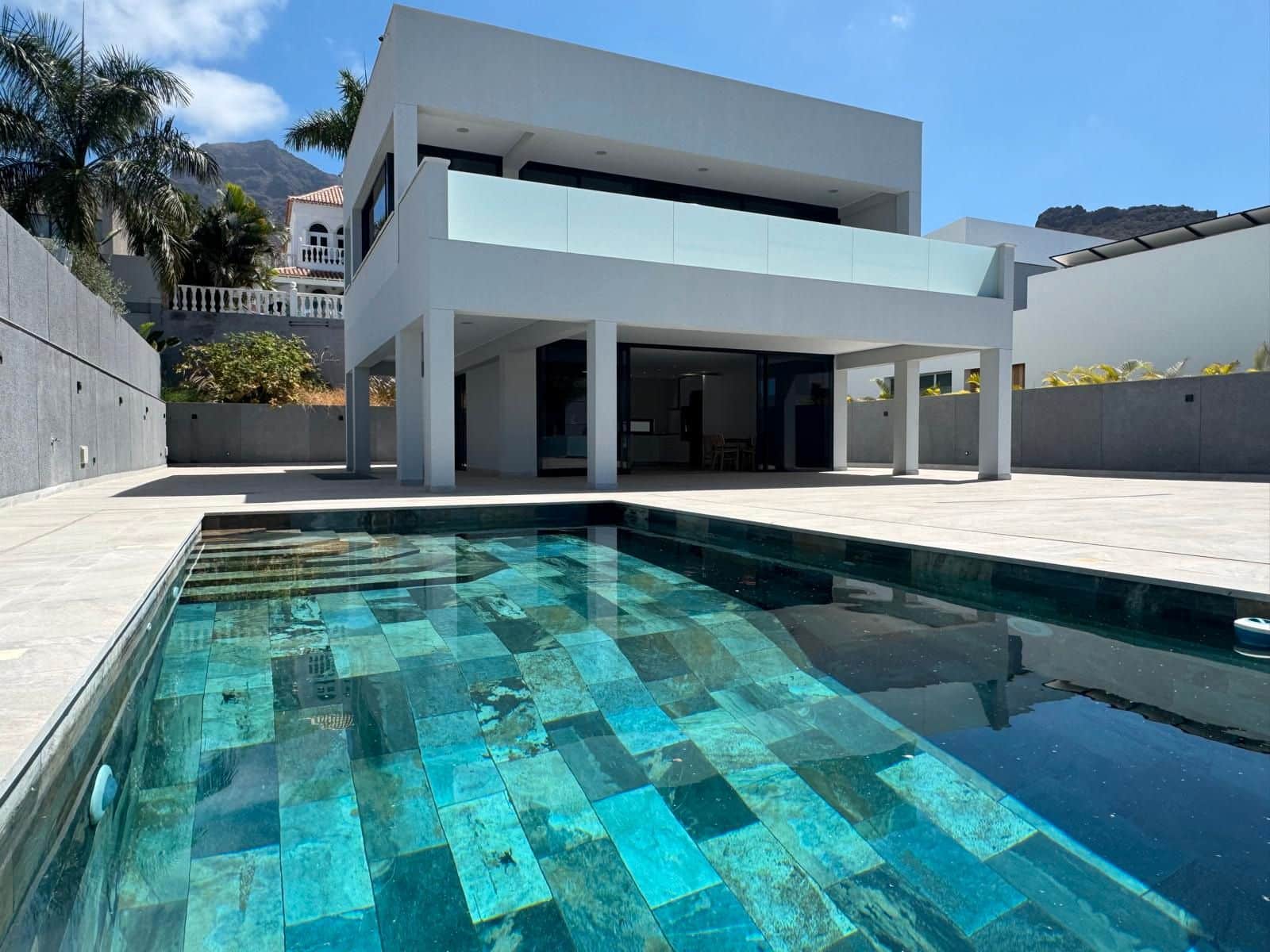 4 soverom Villa til salgs i Adeje med svømmebasseng garasje - € 1 850 000 (Ref: 9227758)