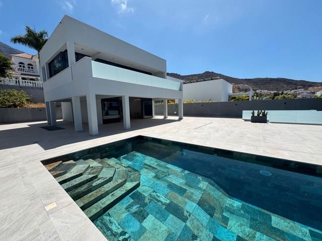 4 bedroom Villa for sale in Torviscas Centro y Alto, Adeje with pool garage - € 1,850,000 (Ref: 9227758)