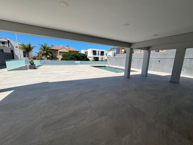 4 bedroom Villa for sale in Torviscas Centro y Alto, Adeje with pool garage - € 1,850,000 (Ref: 9227758)