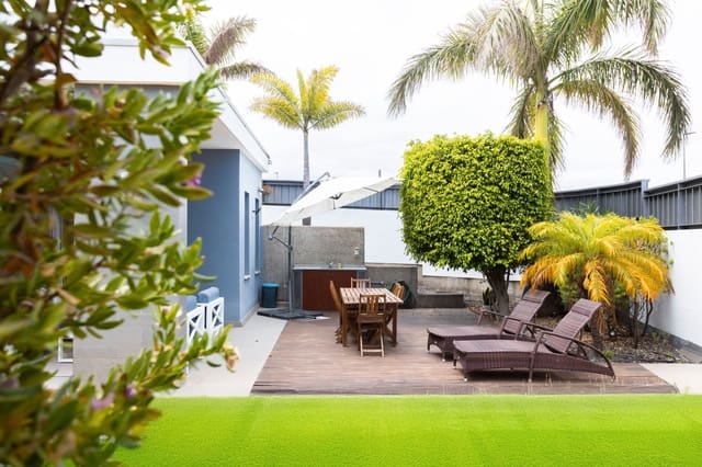 4 soveværelse Villa til salg i Santa Ursula med swimmingpool garage - € 875.000 (Ref: 9356989)