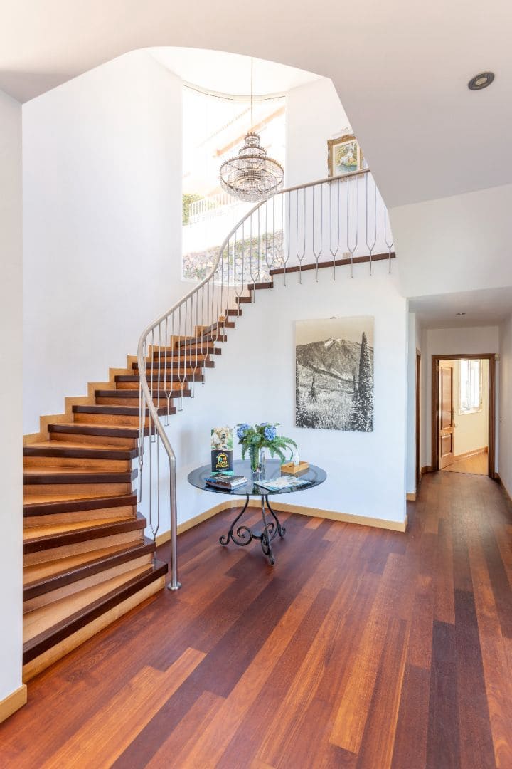 7 quarto Moradia para venda em Puerto de la Cruz com piscina garagem - 1 800 000 € (Ref: 9357787)