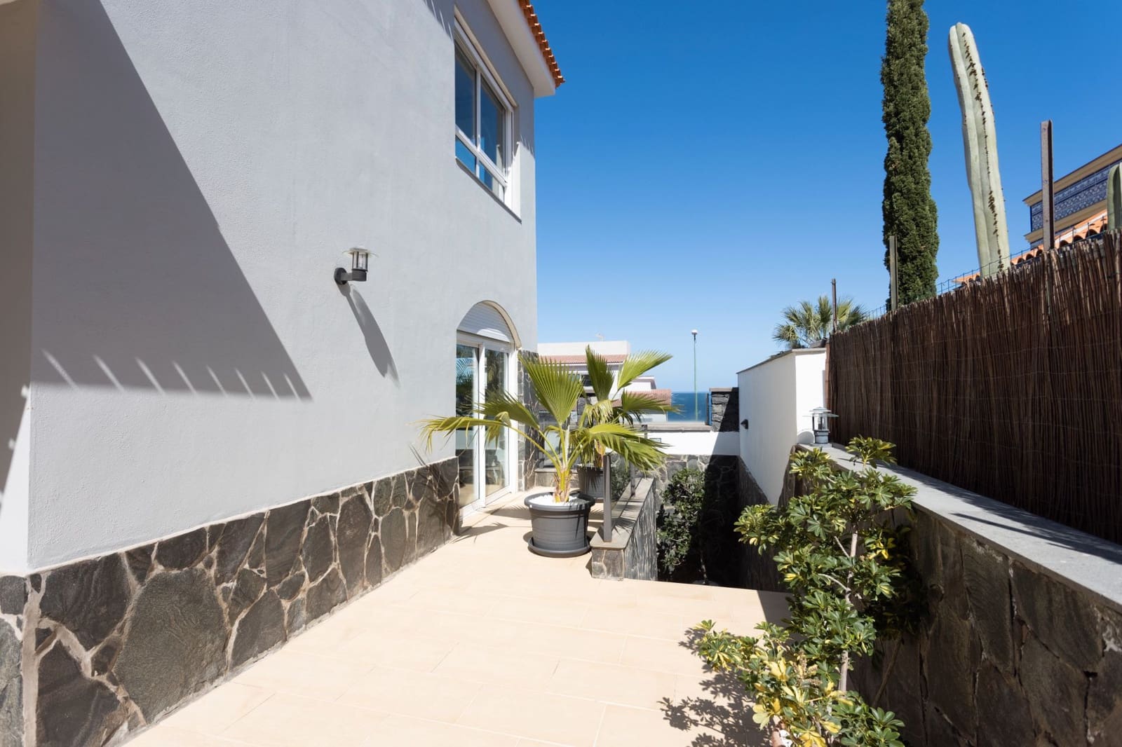 7 quarto Moradia para venda em Puerto de la Cruz com piscina garagem - 1 800 000 € (Ref: 9357787)