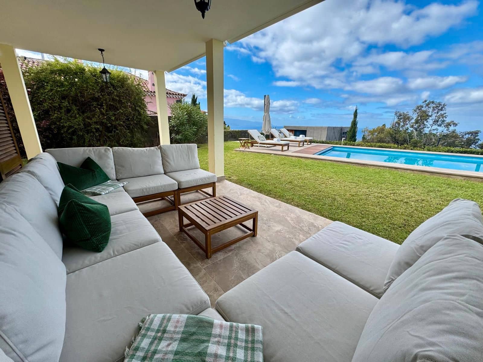 5 bedroom Villa for sale in Tacoronte with pool garage - € 1,995,000 (Ref: 9486571)